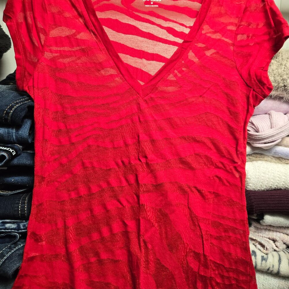 Express zebra red top